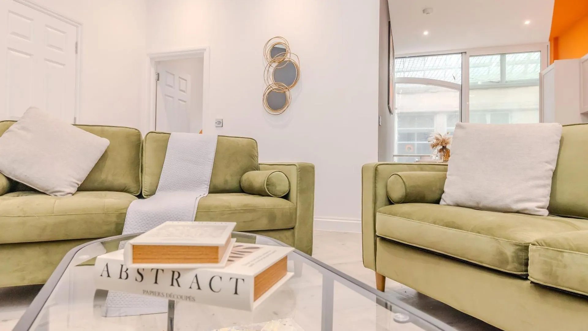 Seaside Sanctuary L Near Brighton Beach L Quiet Location L 3Bd 0*,