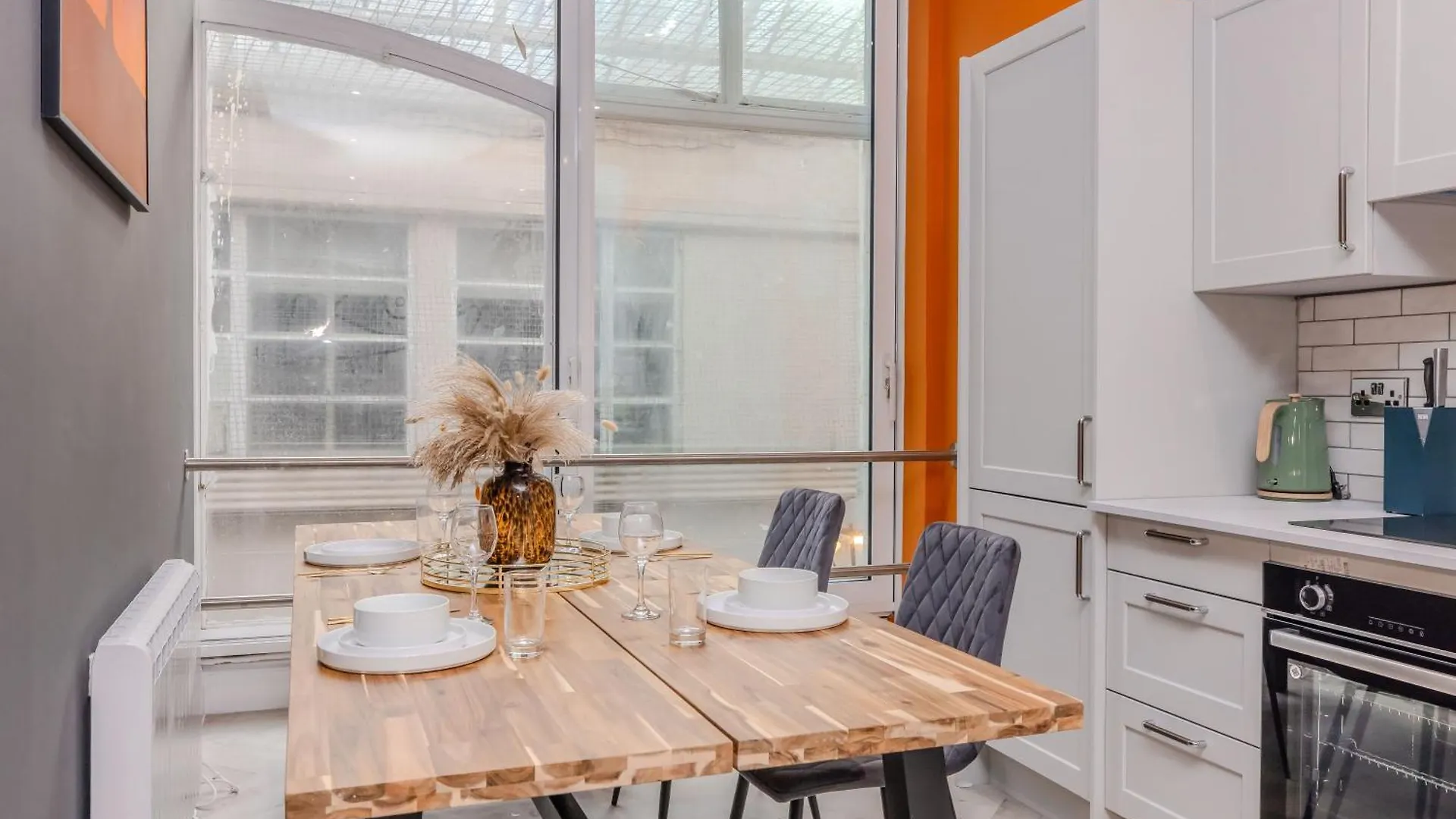 Seaside Sanctuary L Near Brighton Beach L Quiet Location L 3Bd 0*,  Reino Unido